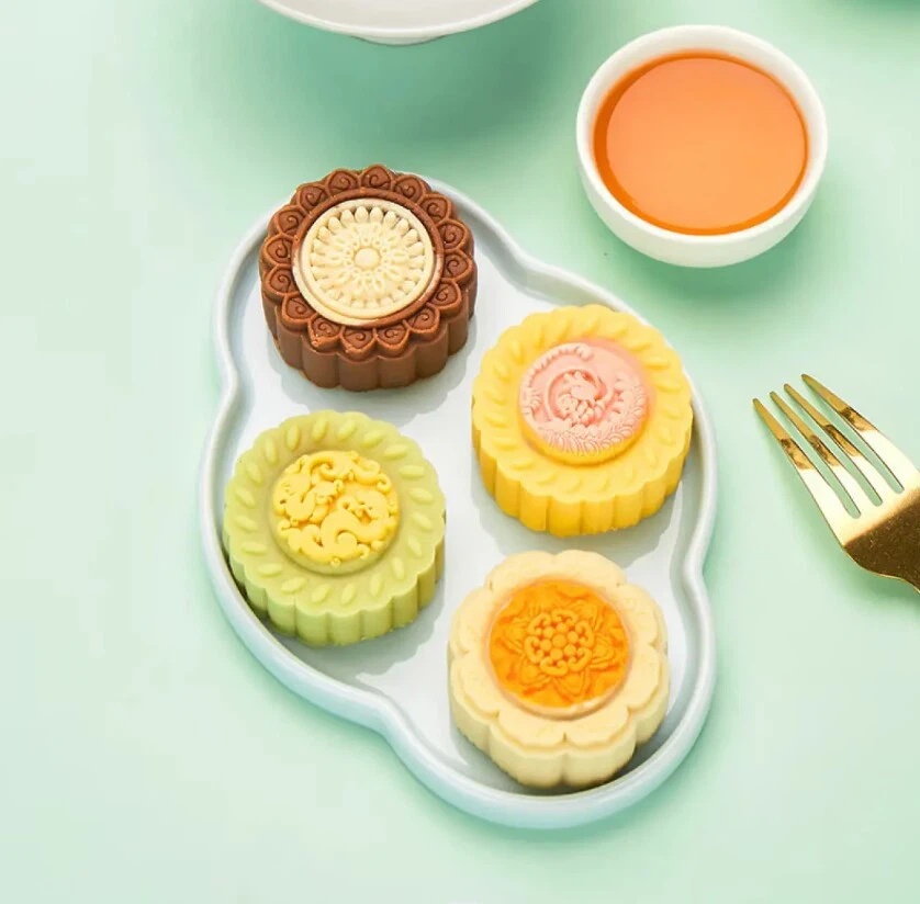 Double color mooncake